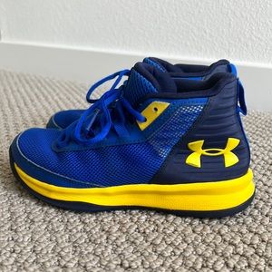 Under Armour Boys Shows Youth size 2Y